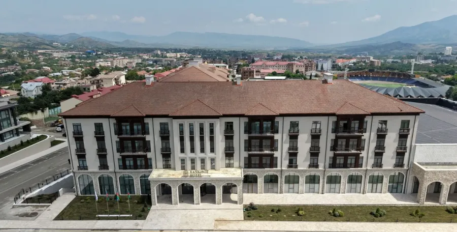 İlham Əliyev Xankəndidə yeni hotelin açılışını etdi — 18