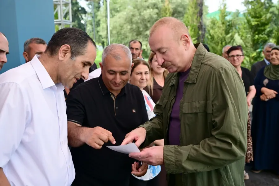 İlham Əliyev Xocavəndin Quzeyxırman kəndində oldu - YENİLƏNDİ — 19
