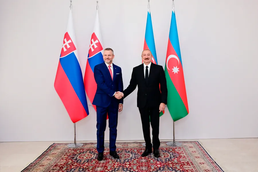 Azərbaycan və Slovakiya prezidentləri mətbuata bəyanatlarla çıxış edirlər