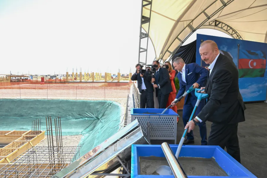 Liderlər Ağdamda məktəb binasının təməlini qoydular - FOTOLAR — 4