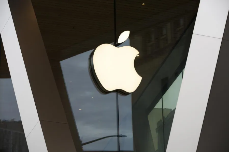 Apple dünyanın ən bahalı şirkəti oldu