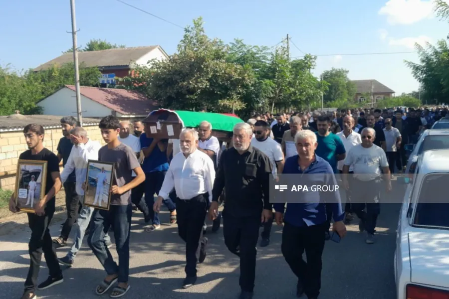 Gəmi kapitanının cənazəsi torpağa tapşırıldı