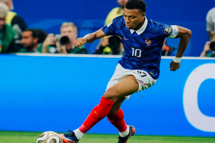 Messini geridə qoyan Mbappe dünya çempionatına damğa vurdu