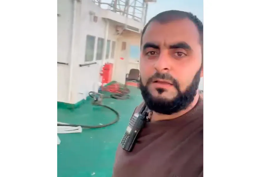 Daha bir gəmi dron hücumuna məruz qaldı – Azərbaycanlı dənizçilər xilas edildi - VİDEO