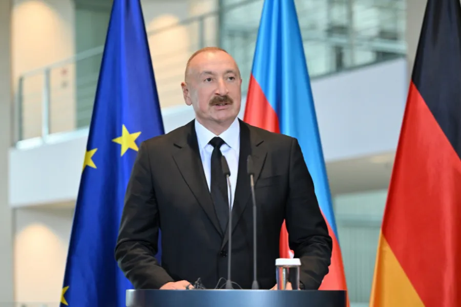 İlham Əliyev Bakıda baş verdiyi iddia edilən gizli görüşdən danışdı