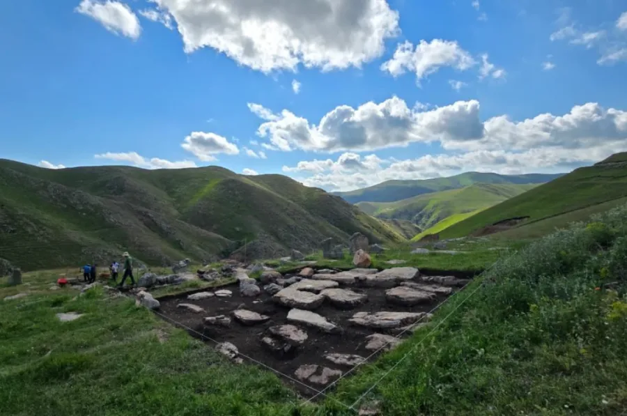 Gədəbəydə tarixi kəşf: Xarxarda 500-ə yaxın qəbir tapıldı 