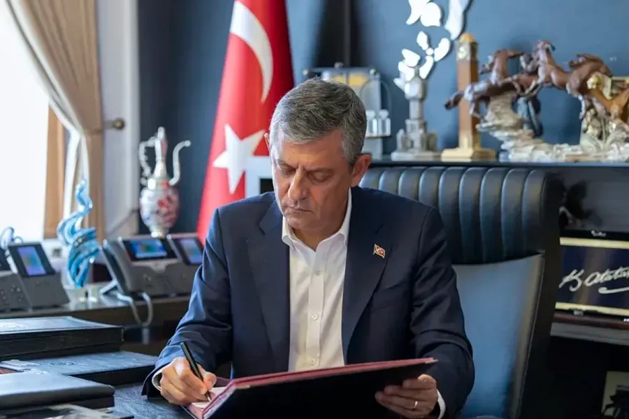 Türkiyə parlamentində qüvvələr nisbəti dəyişir: Özgür Özel və 90 deputat...