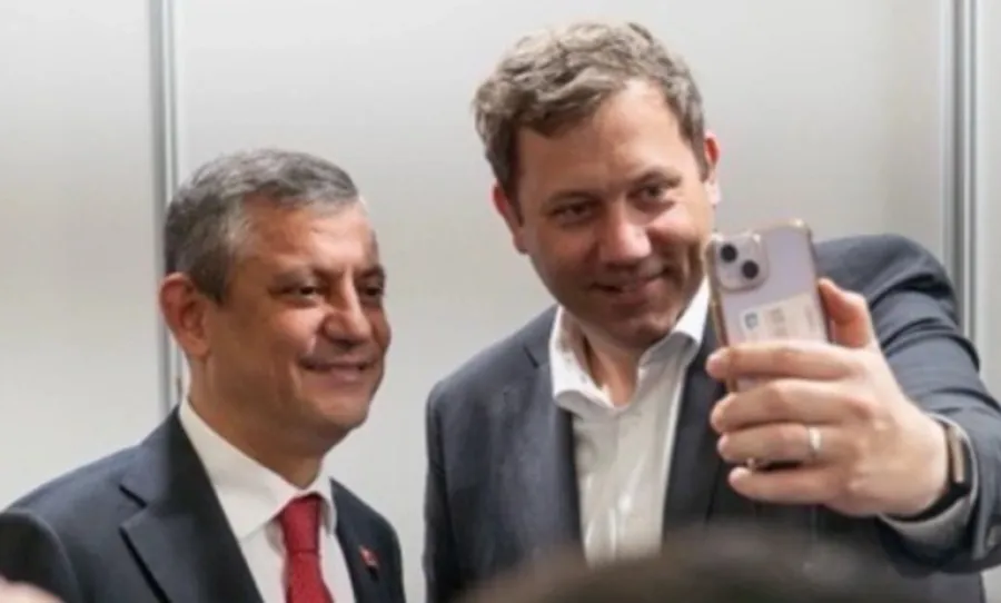 "Parti kur, oy verelim..." – Özəlin "Yeni Partiya"sına ilk dəstək bu ölkədən gəldi