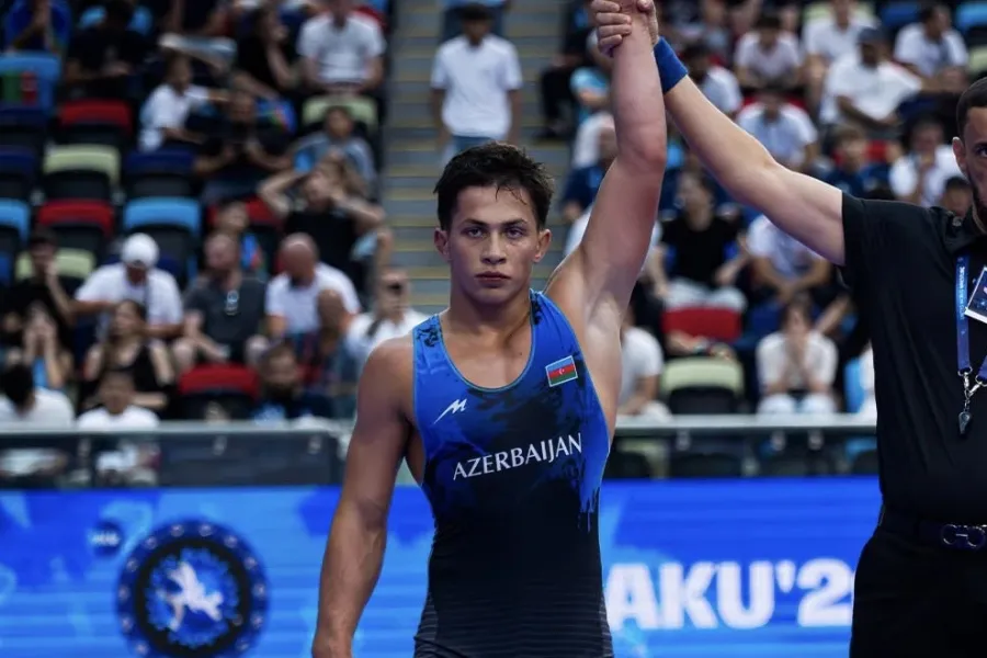 Azərbaycanın güləşçisi Ömər Salmanov bürünc medal qazandı