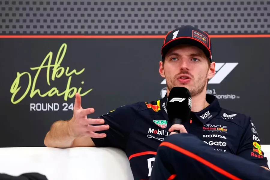 Ferstappen “Red Bull” ətrafındakı söz-söhbətlərə son qoydu