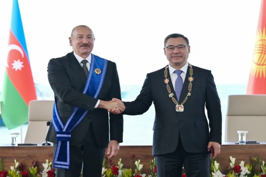 Azərbaycan və Qırğızıstan prezidentlərinin təltifolunma mərasimi keçirildi - FOTO 