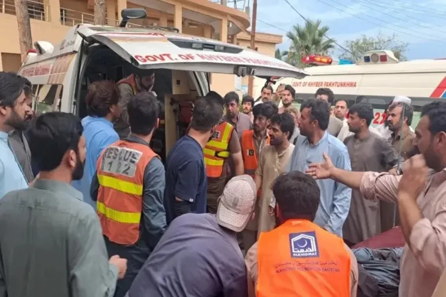 Pakistanda polis bölməsinin yanında dəhşətli partlayış: 14 ölü, 20 yaralı