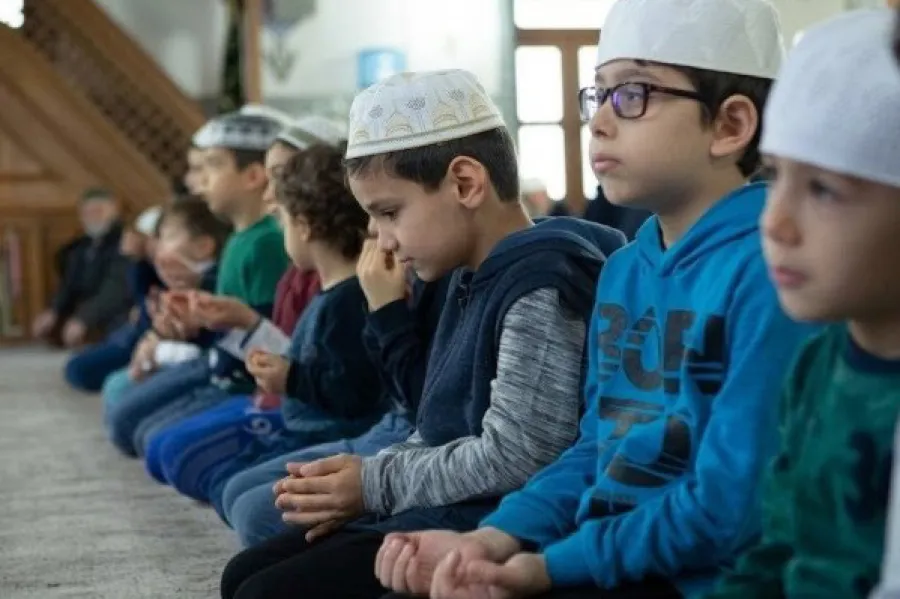 İstanbul məktəblərində YENİ QƏRAR: Məscidlər yaradılacaq