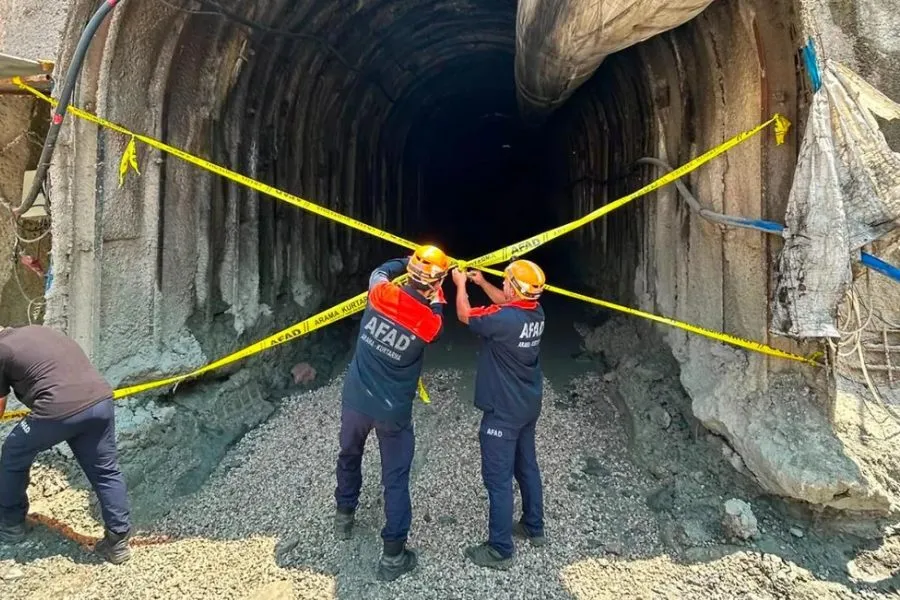 Türkiyədə tunel uçdu: Ölən və yaralananlar var
