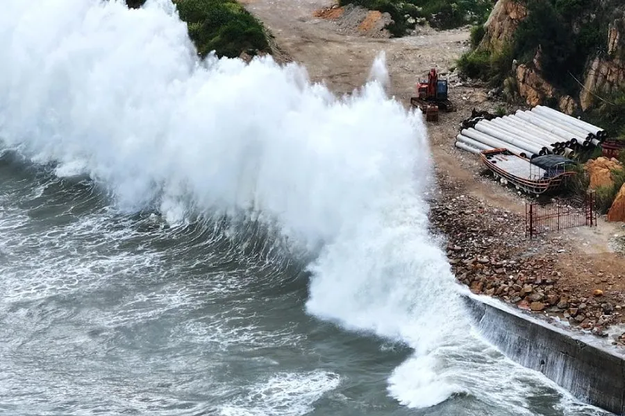 “Delfin” tayfunu Çini vurdu: Yüz minlərlə insan təxliyə edildi