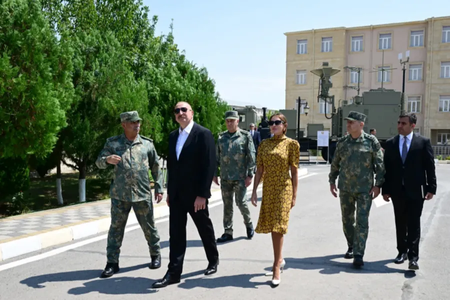 Ali Baş Komandan Naxçıvanda: Yeni komando hissələrinə Döyüş bayraqları verildi