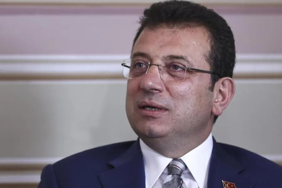 Əkrəm İmamoğlu CHP-dən istefa verdi