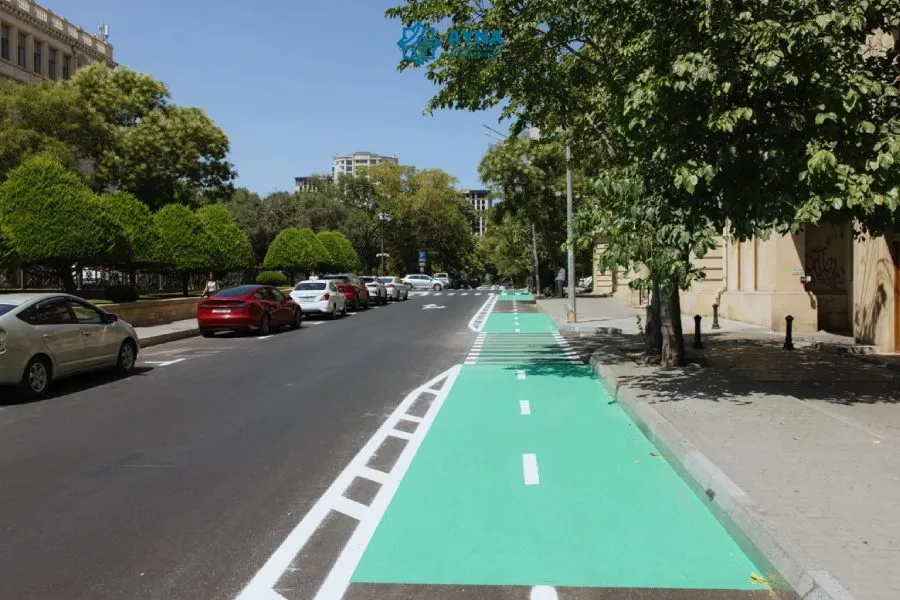 Bakıda daha bir küçədə mikromobillik zolağı təşkil edildi