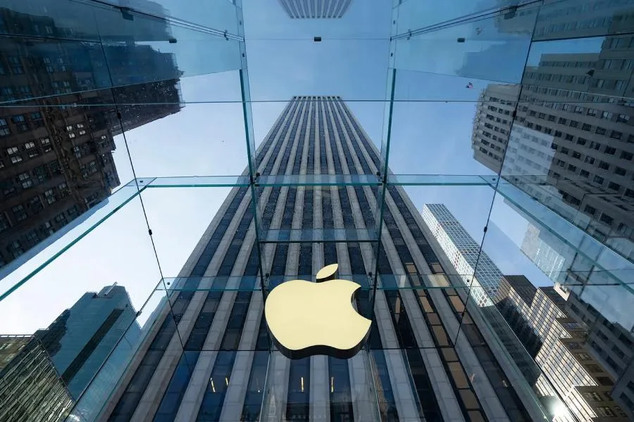 Tramp administrasiyası "Apple"ın Çin yaddaşından istifadəsinə qarşı çıxdı
