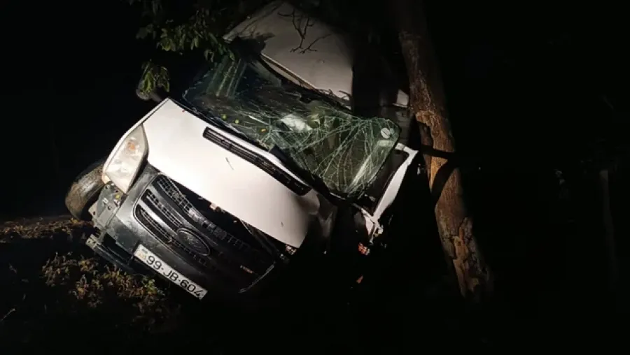 “Ford”un ağaca çırpılması faciə ilə bitdi - Sürücü hadisə yerində öldü — 2