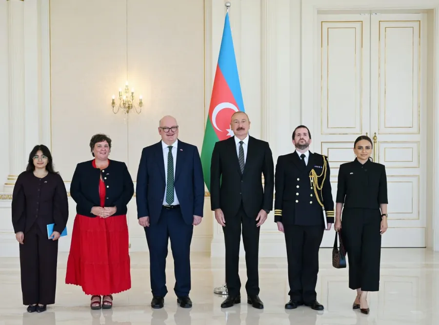 Prezident Böyük Britaniyanın Azərbaycanda yeni təyin olunmuş səfirinin etimadnaməsini qəbul edib