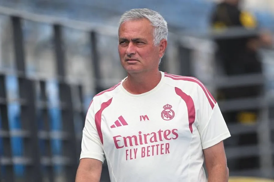 Mourinyodan rəqiblərə xəbərdarlıq: “Heyətimizdə zəif mövqe yoxdur!”