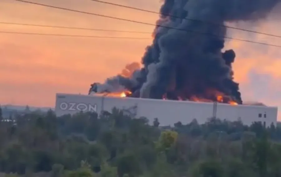 Ukrayna ilk dəfə “Ozon” logistika mərkəzinə zərbə endirdi - VİDEO