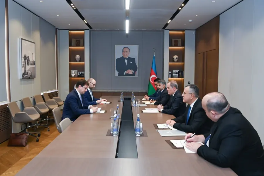 Austria's new ambassador presents copy of credentials to Jeyhun Bayramov