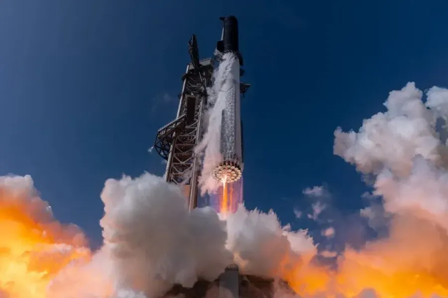 “SpaceX” plans massive project: $100 billion space base to be built