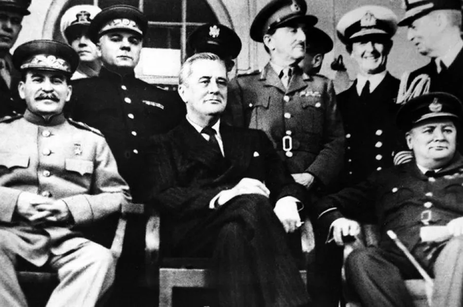 1943-cü il Tehran konfransı qalmaqalı: Vaşinqton "Böyük üçlük"dən kimi YOX ETDİ?