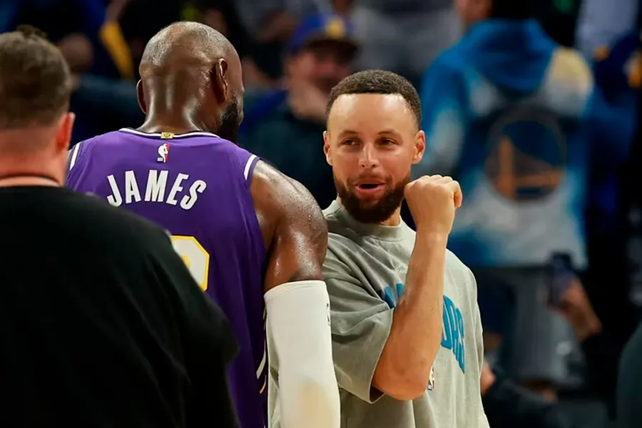 Jurnalistdən sensasion iddia: Lebronun transferini Karri dayandırıb