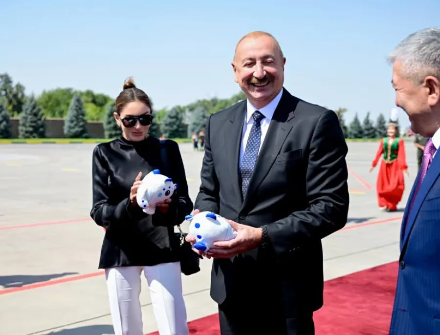 İlham Əliyev və Mehriban Əliyevaya MARAQLI SÜRPRİZ: Görün, nə hədiyyə etdilər...