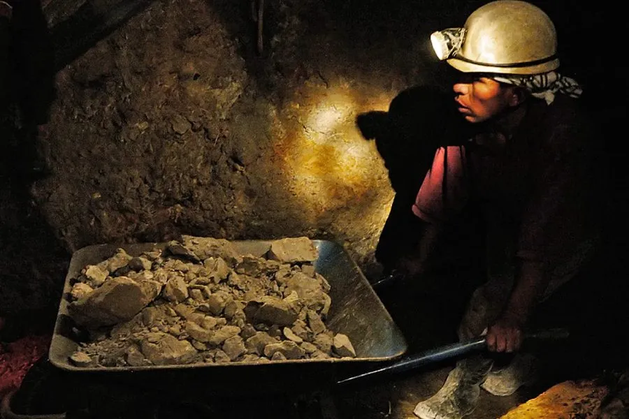 Çində nəhəng qızıl yatağı aşkarlandı: 200 tondan çox ehtiyat