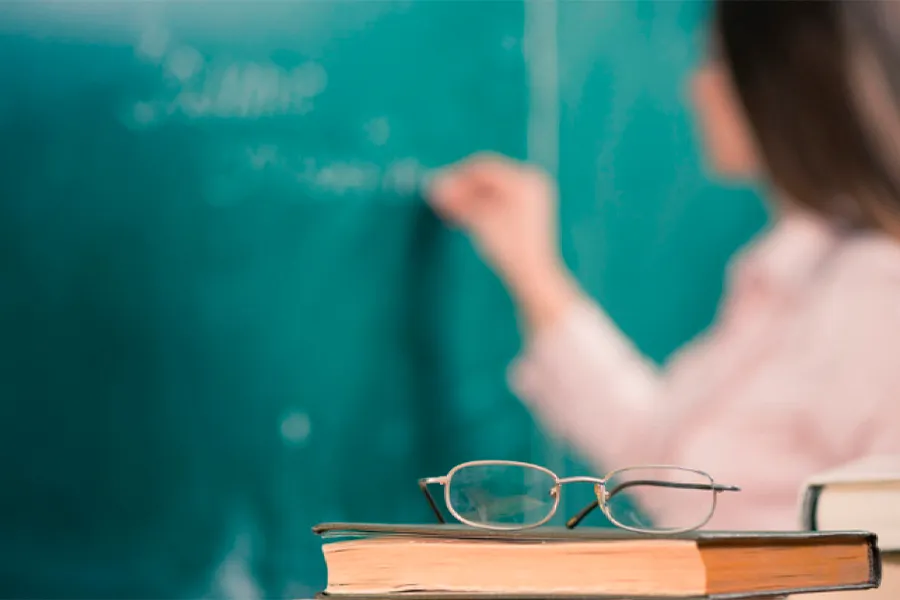 Müəllimlik ixtisasları boş qaldı – Abituriyentlər niyə bu peşədən qaçır?