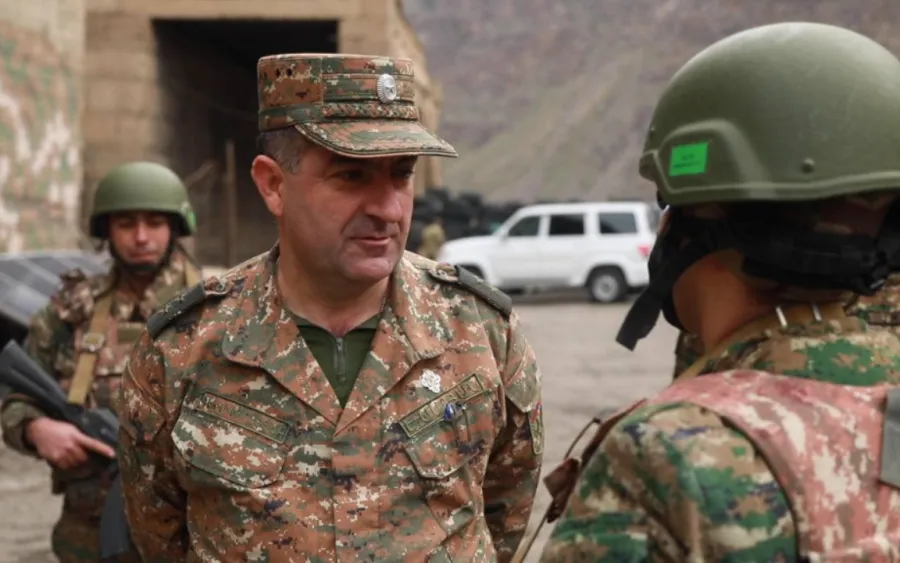 Erməni general qəfildən Azərbaycanla sərhədə gəldi – VİDEO