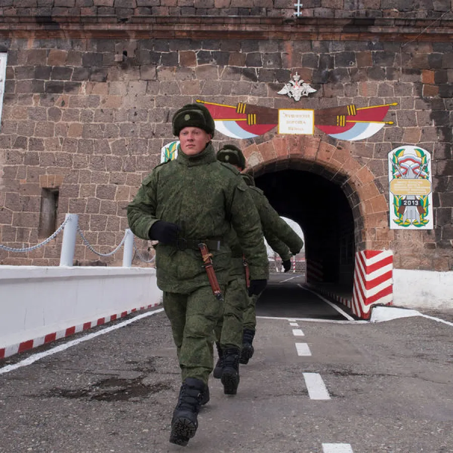 За последние два дня Армения ударила по России — если войска уйдут, от империи не останется и следа