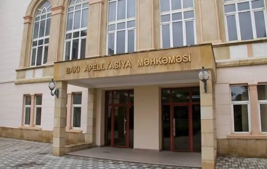 Находящийся под стражей должностное лицо освобождено