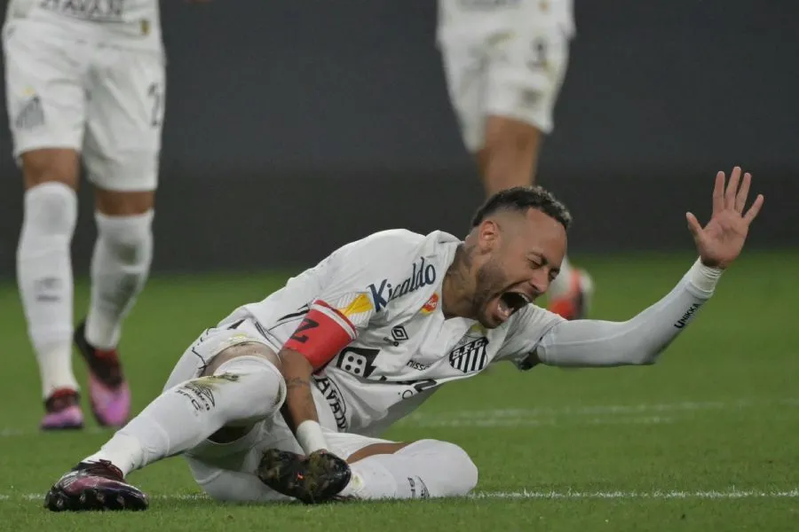 Neymar yenidən zədələndi: Meydanlardan nə qədər uzaq qalacaq?