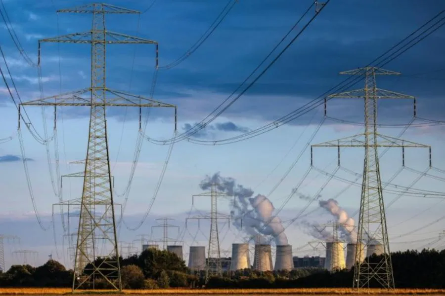 Almaniyada elektrik xətlərinin yanında 12 bomba tapıldı