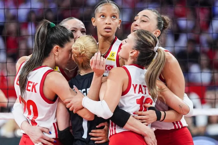 Türkiyənin voleybol millisi tarixində ikinci dəfə Avropa çempionu oldu