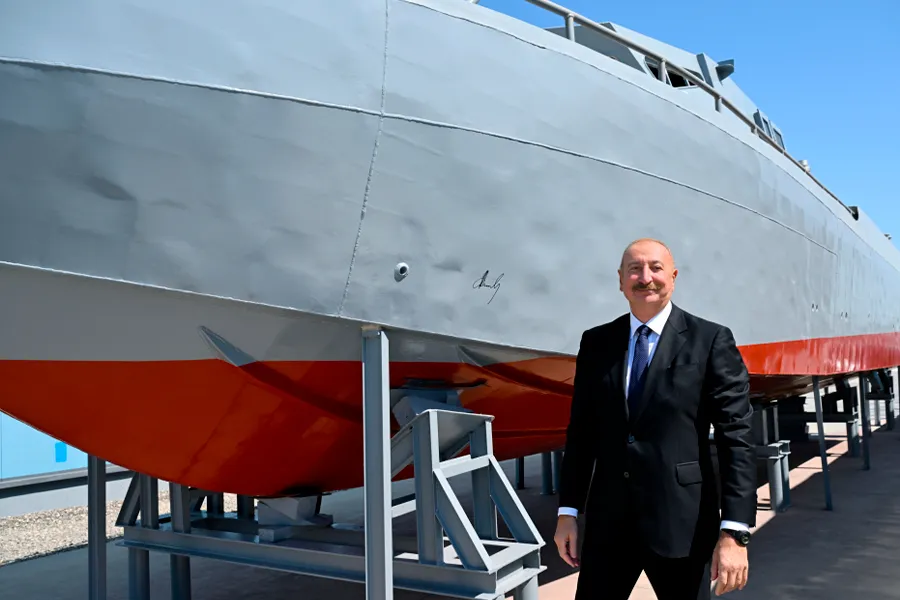 Prezident dəniz gücünü nümayiş etdirdi - Mesajlar nələrdir?