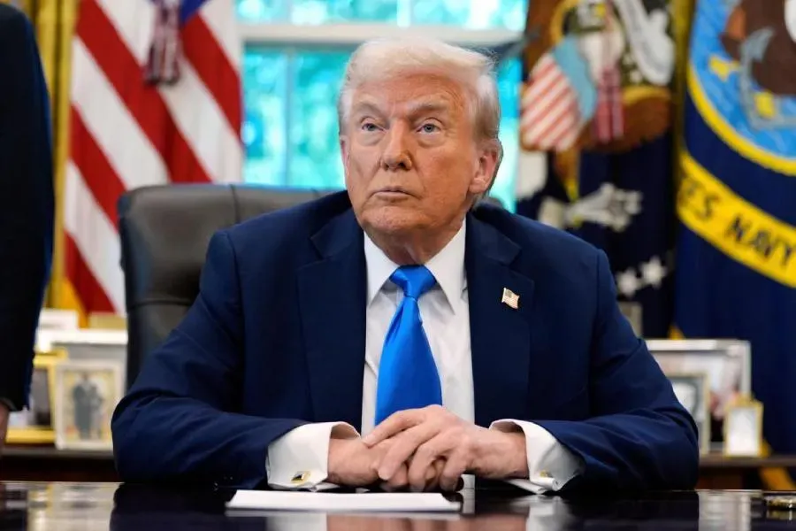 Trump removes “Mexico” and makes it “America” – PHOTO