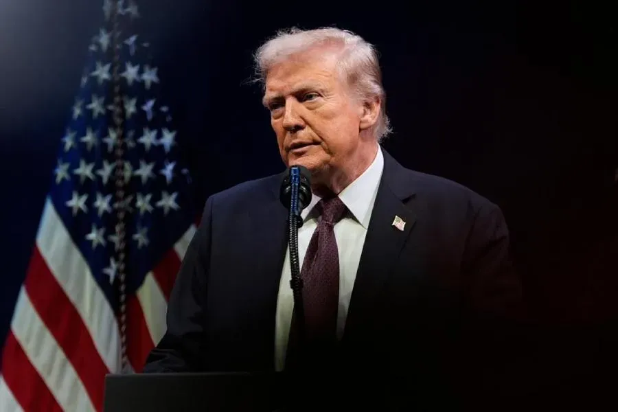 Trump colors Canada and Greenland in US colors – PHOTO