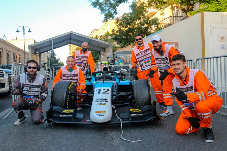 “Formula-1”in görünməyən qəhrəmanları: Azərbaycanlı marşallar dünyada!