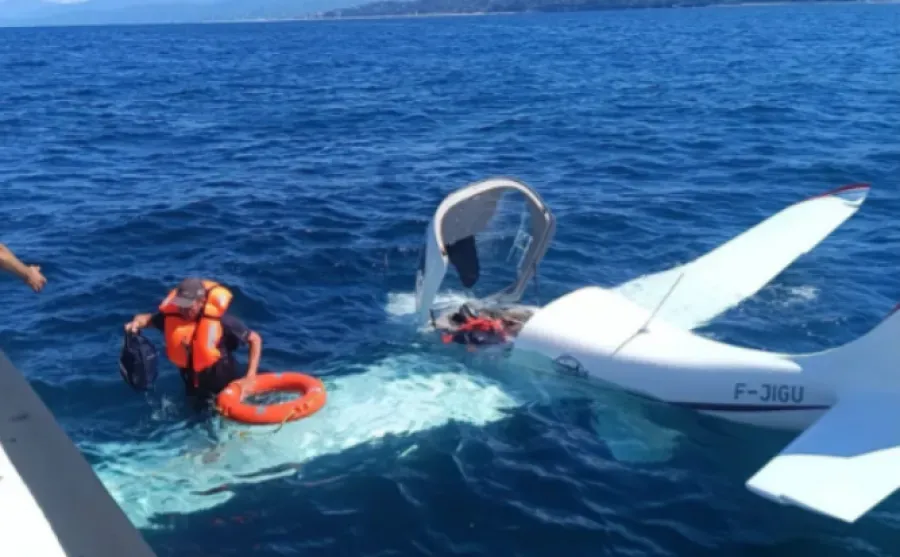 Plane from Georgia makes emergency landing in sea off Türkiye