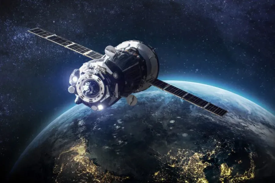First in space: Satellite connects to Earth like an ordinary 5G phone