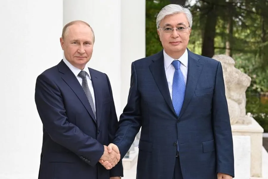 Putin və Tokayev qeyri-rəsmi görüş keçirdilər