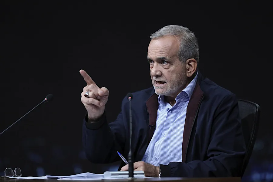 Pezeşkian: “ABŞ müharibə istəyirsə, hərbçilərlə döyüşsün!”