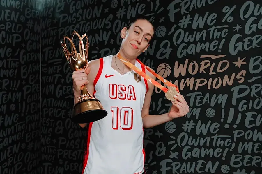 Basketbolda tarixi an: Brianna Stüart əlçatmaz rekorda imza atdı!