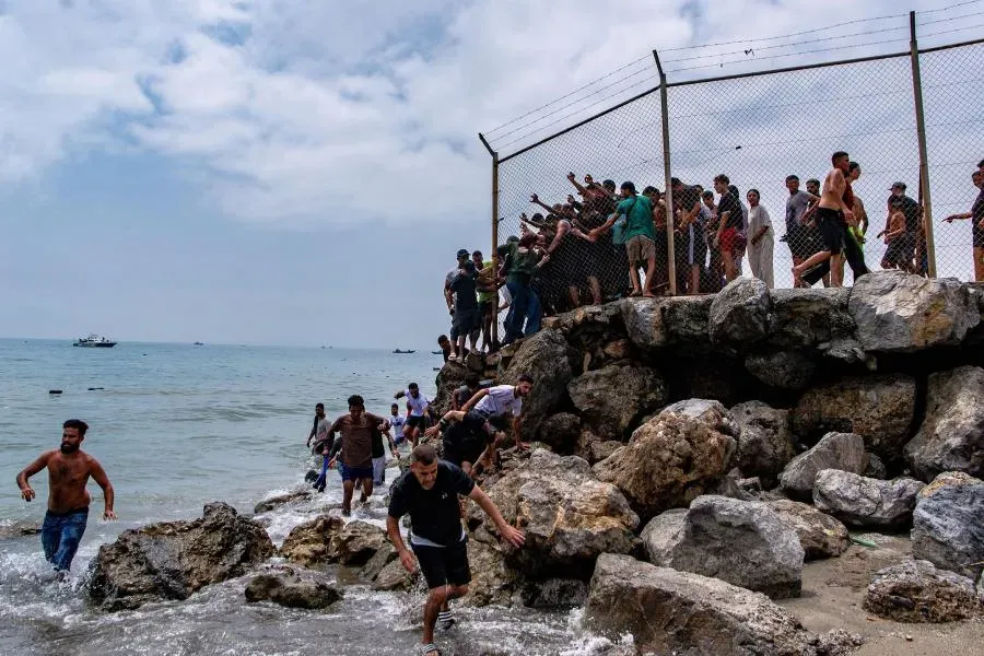 They crossed the border and moved into homes – Three migrants detained in Ceuta